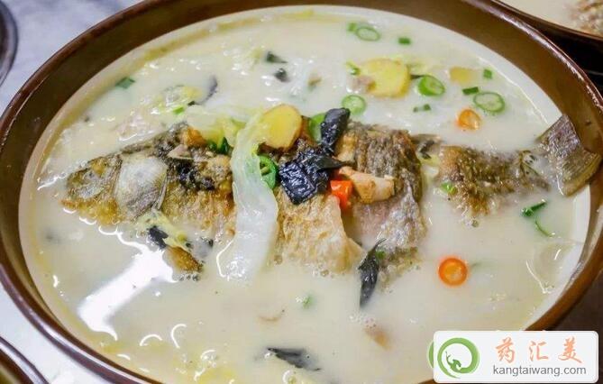 鯽魚和什么食物搭配吃最好 鯽魚和什么食物搭配吃最好